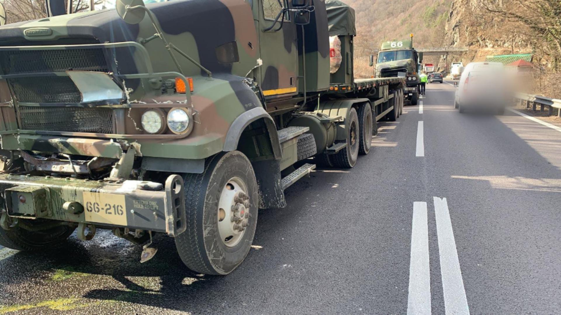 Accident pe Valea Oltului. 3 autovehicule militare NATO, implicate 