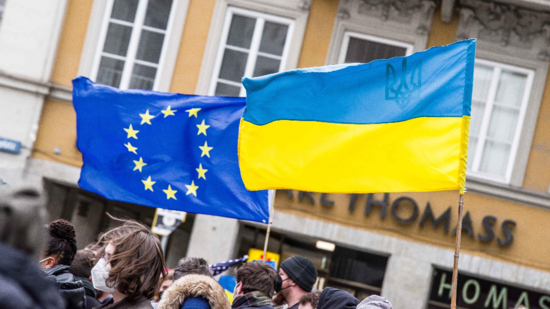 Steagul UE și cel al Ucrainei/ Profimedia