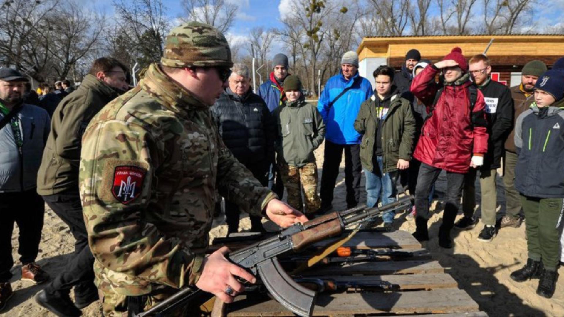 Instruirea civililor ucraineni