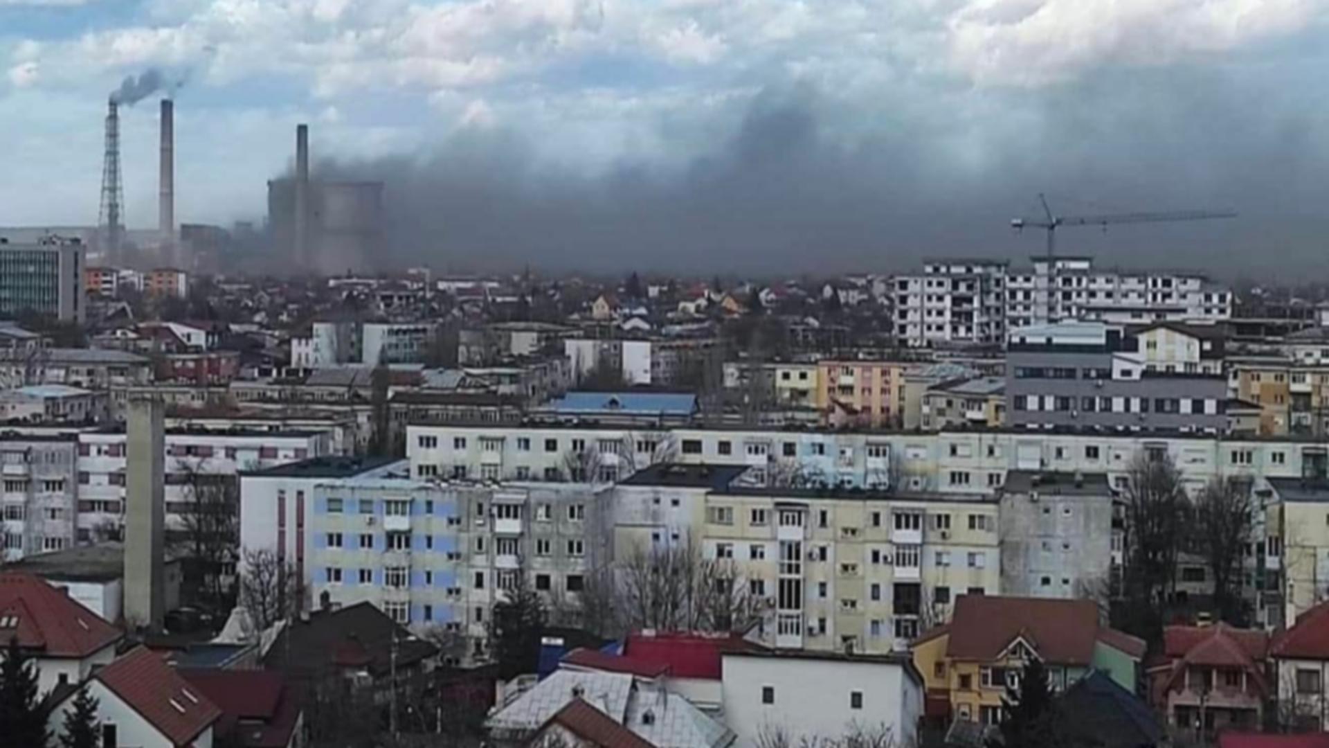 Craiova, acoperită de cenușă. Locuitorii sunt speriați că se îmbolnăvesc