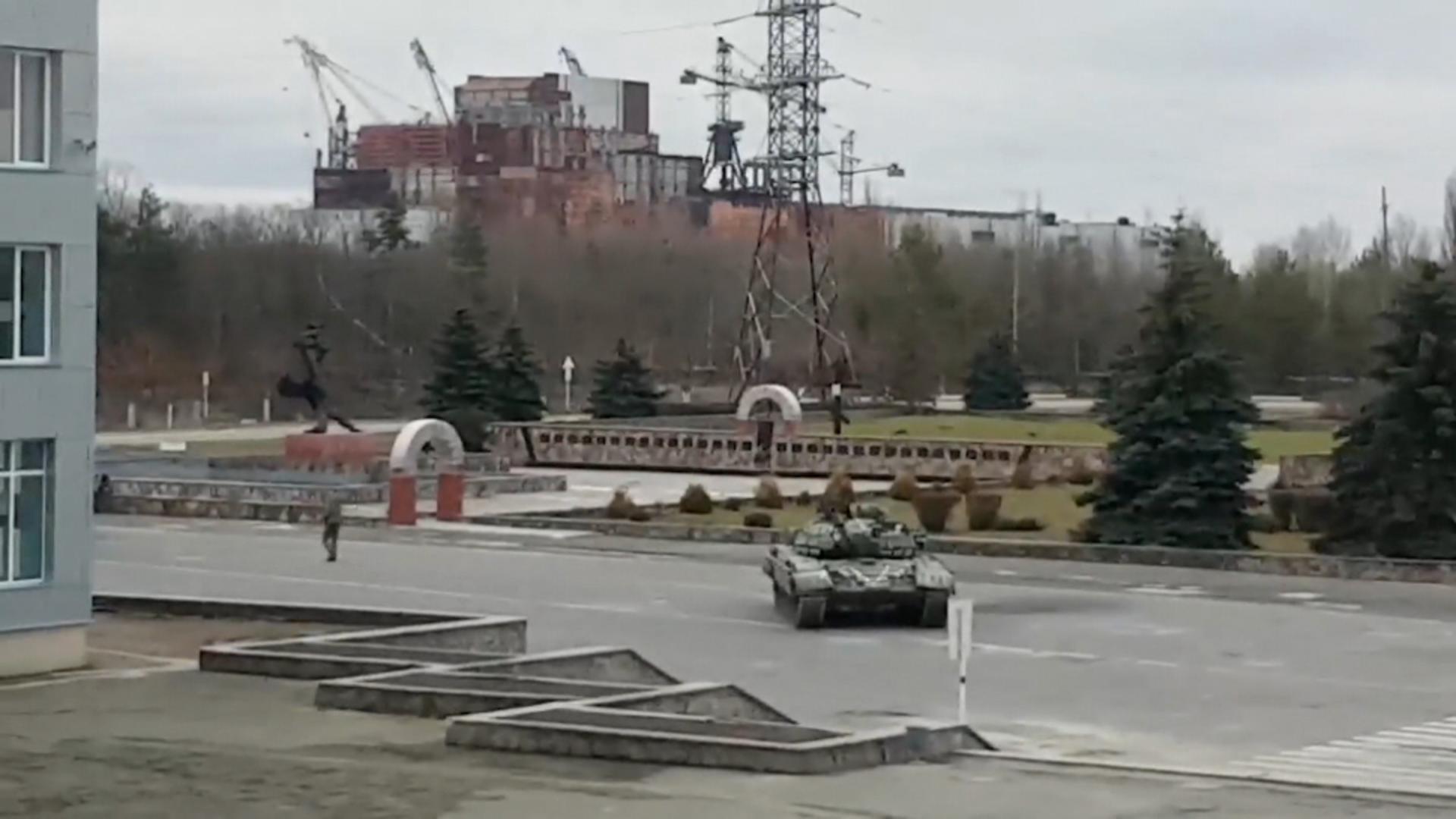 Centrala nucleară de la Cernobîl, capturată de forţele ruse. Angajații instituției, luați PRIZONIERI