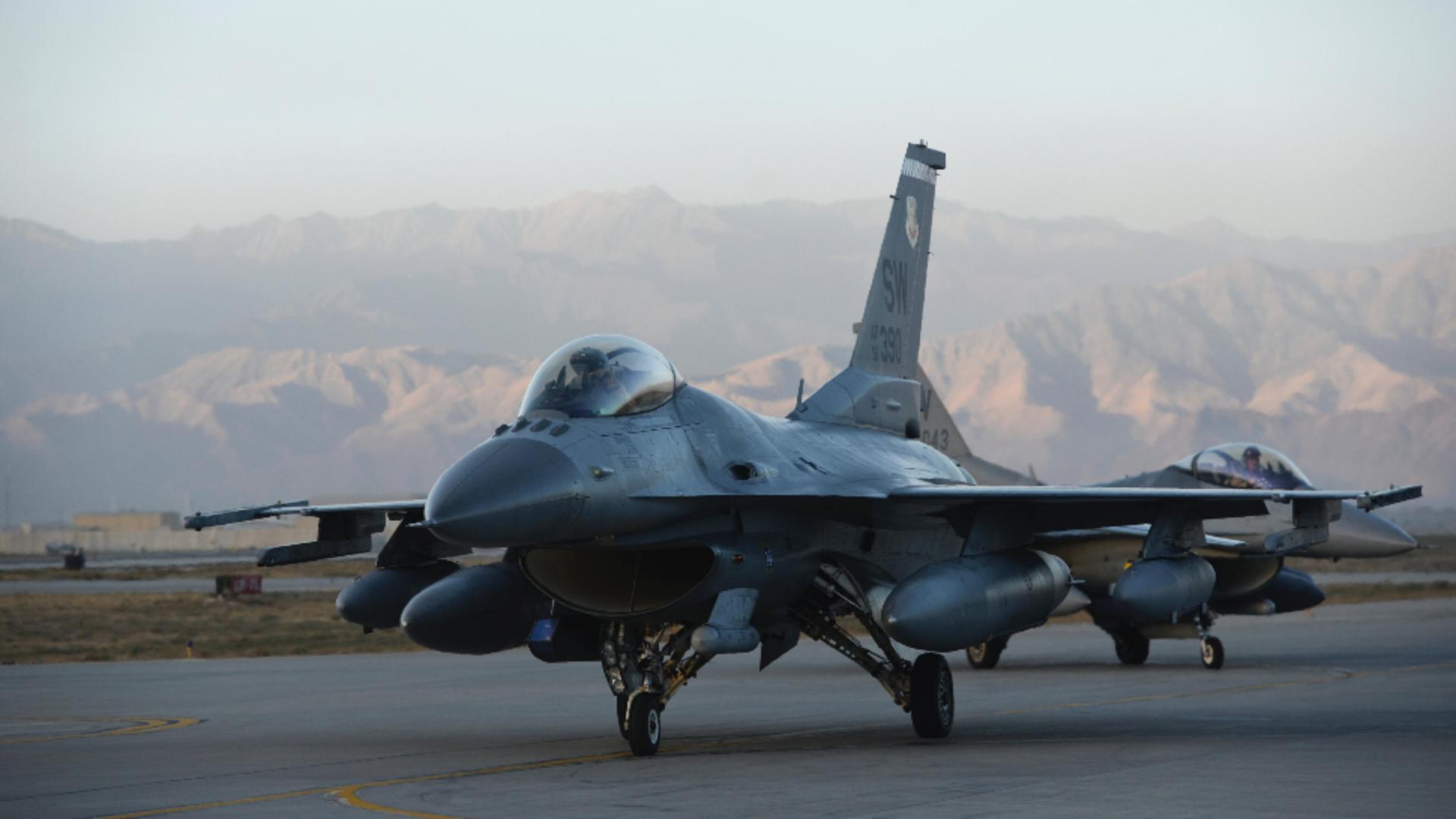 O escadrilă de F-16 va fi mutată din Germania în România.Foto/Profimedia