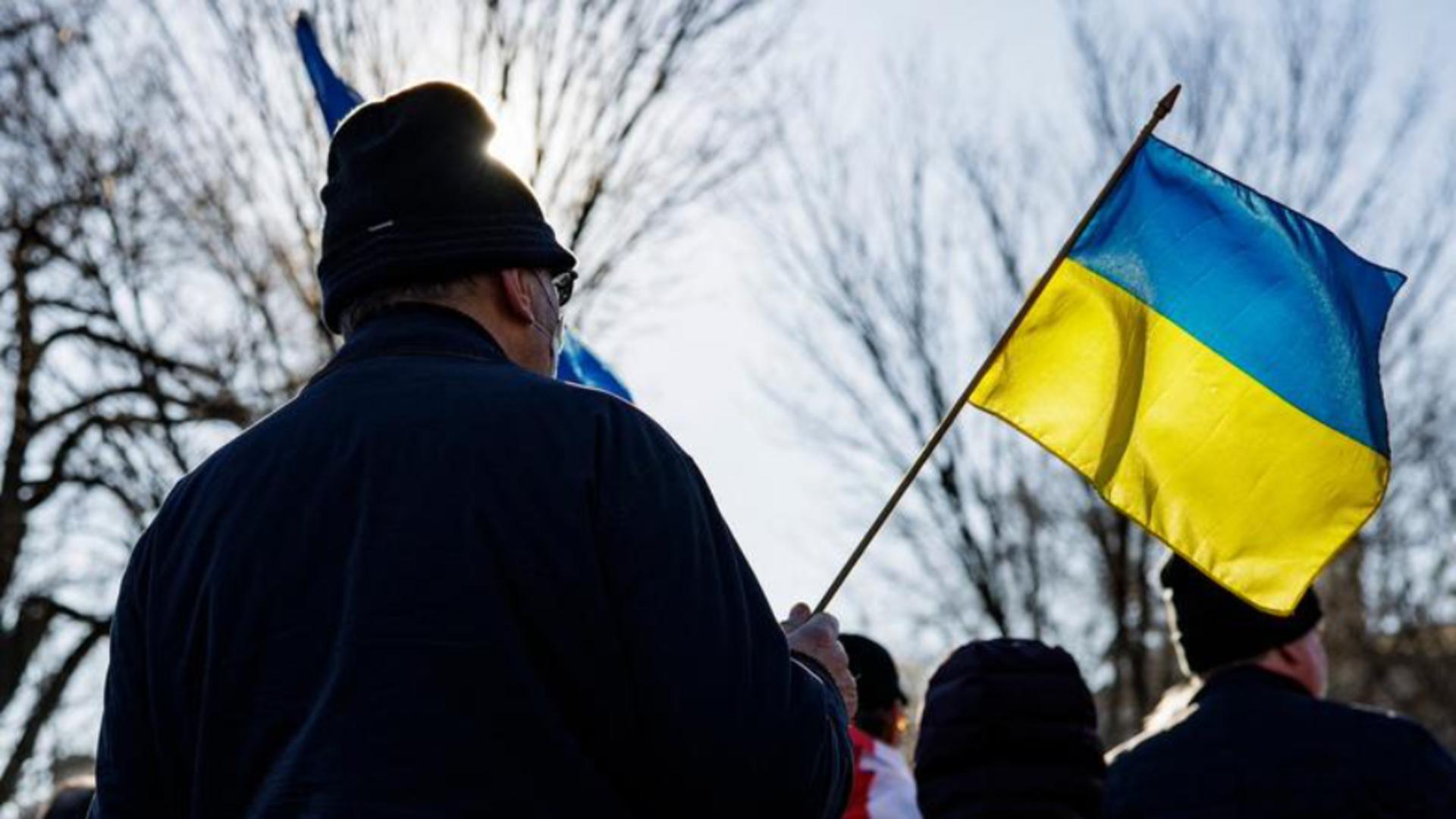 Ucraina, tot mai nesigură: Personalul a două ambasade europene a fost evacuat în România