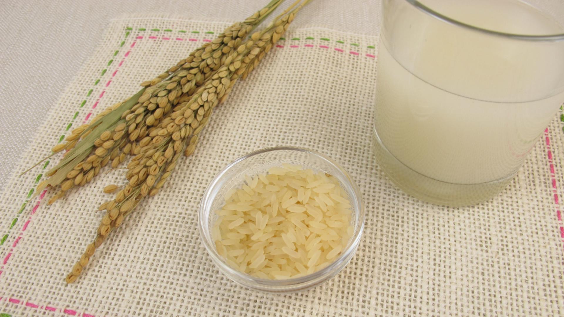 Apa de orez, benefică pentru organism. Foto/Profimedia