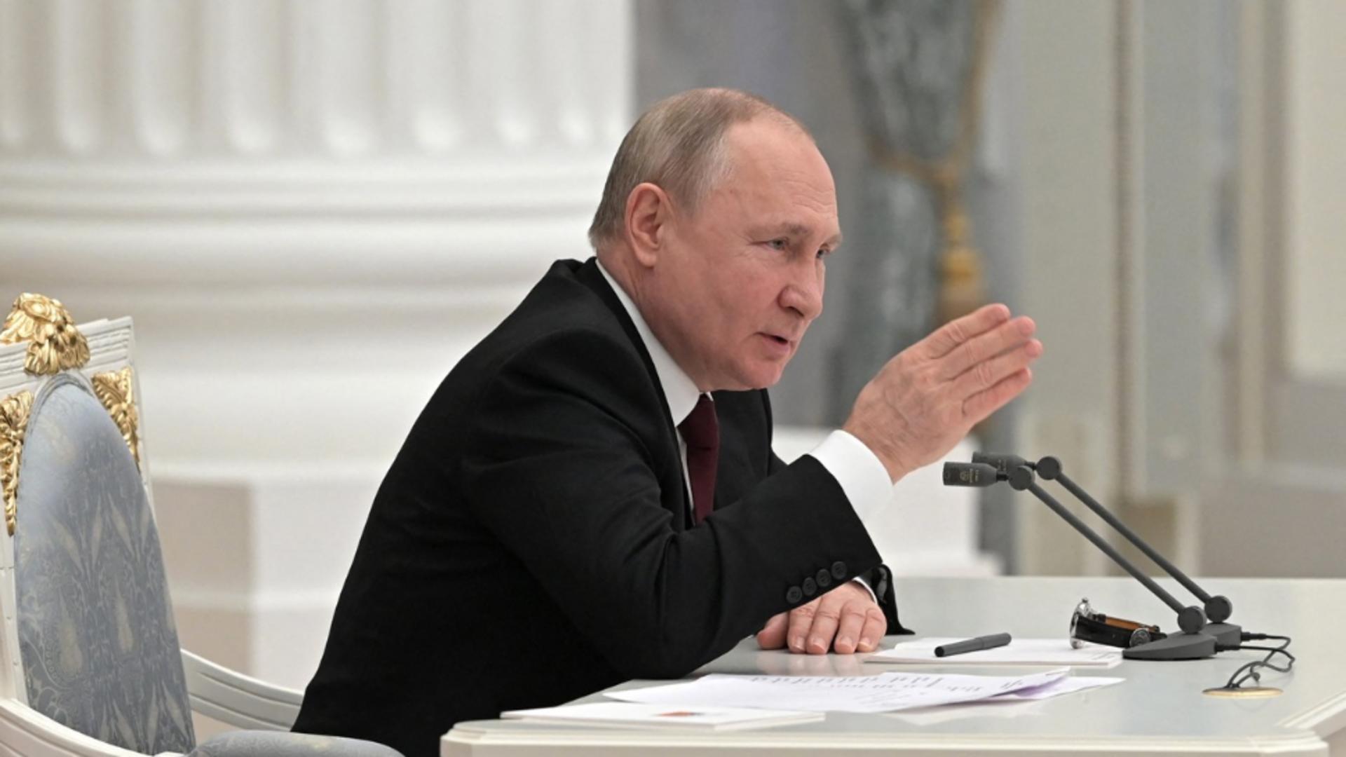 Putin a primit acordul de a trimite armata în Donbas