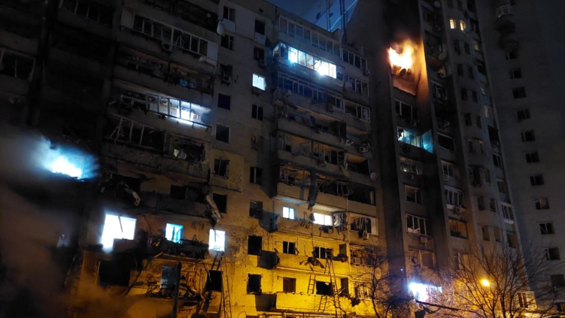 Bloc afectat de explozie, în Kiev / Profimedia