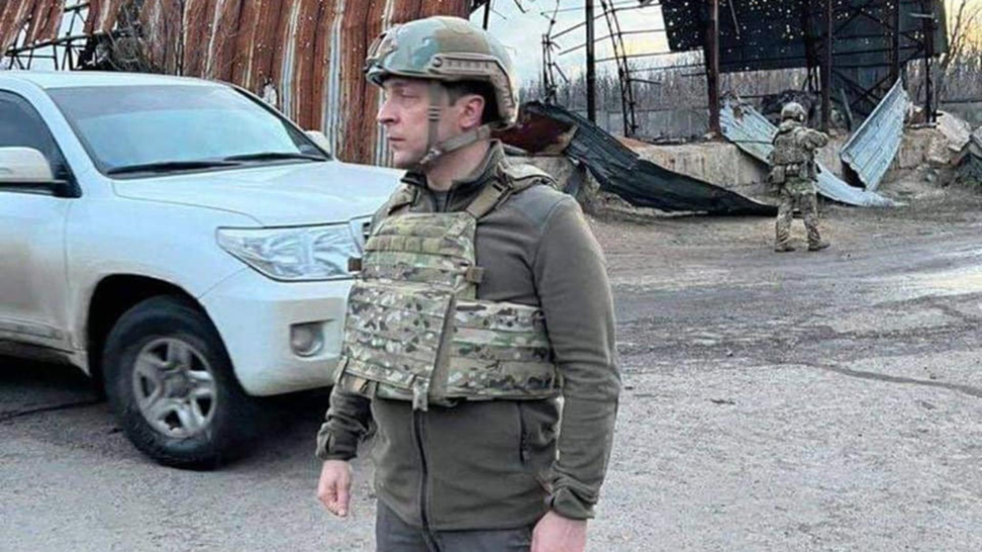Zelenski în uniformă, pe străzile Kievului. Foto/Profimedia