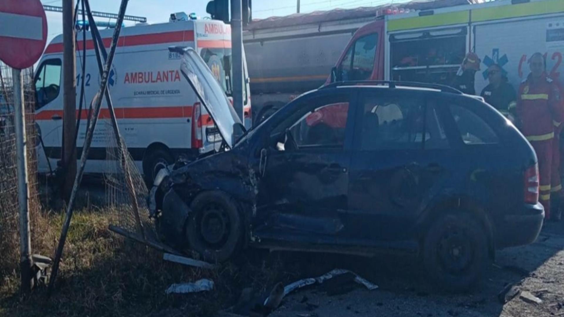 Accident grav, în jud. Cluj: impact violent între un autoturism și un microbuz plin cu pasageri