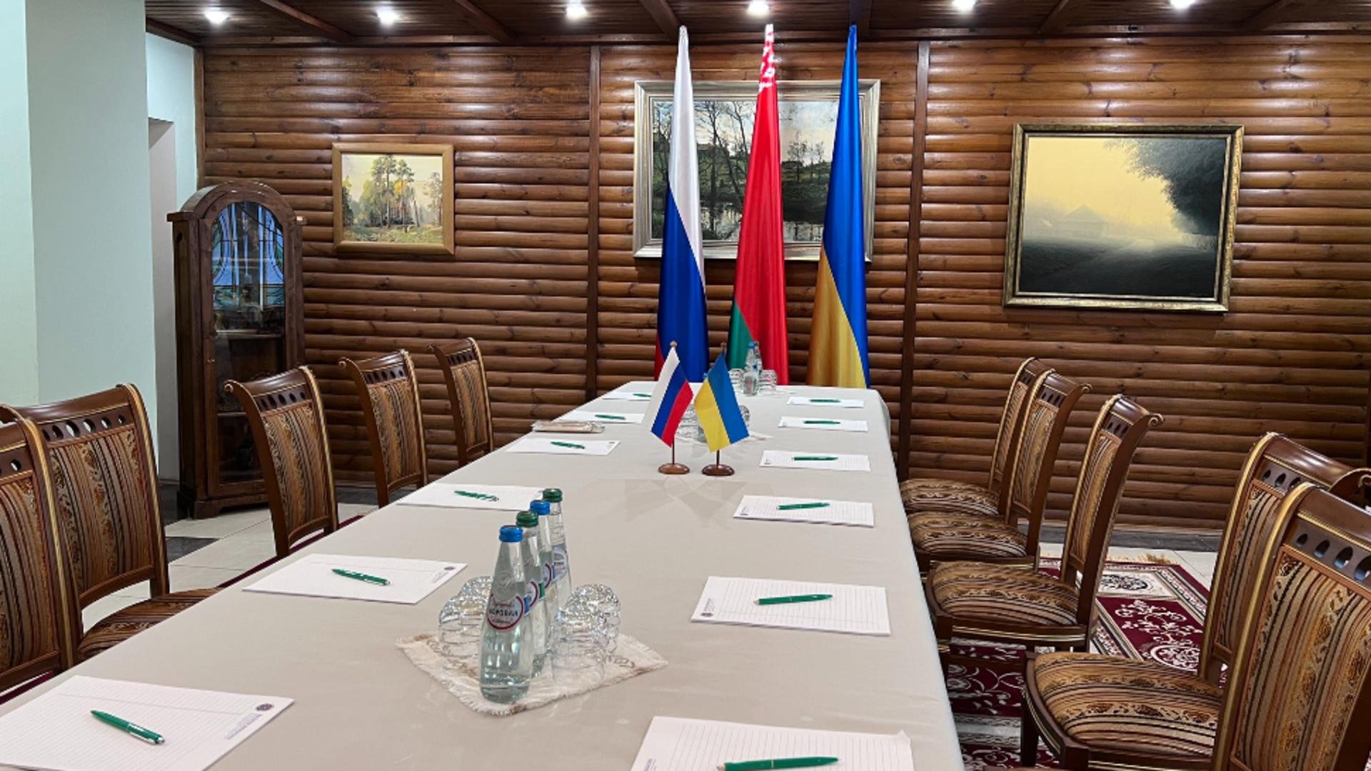 Masa primelor runde de negocieri din Belarus - imagine de arhivă