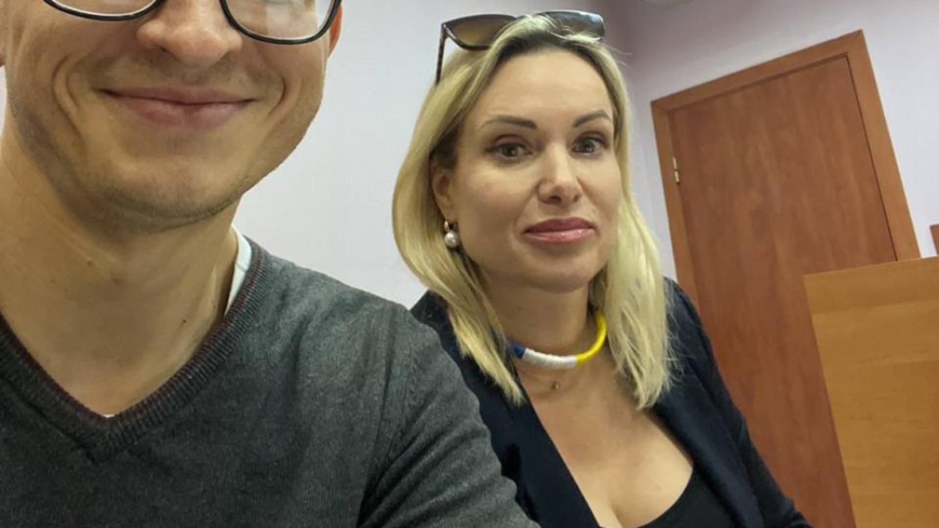 Jurnalista Marina Ovsiannikova și avocatul ei - imagine de arhivă 