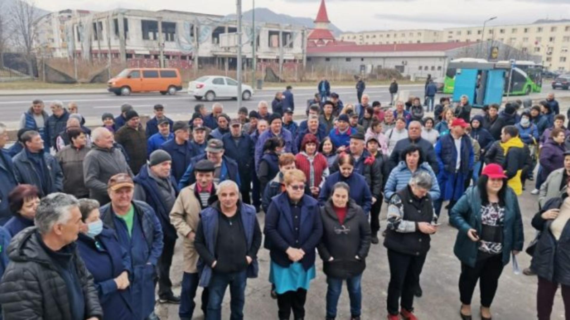 Protest la fabrica de armament din Brașov
