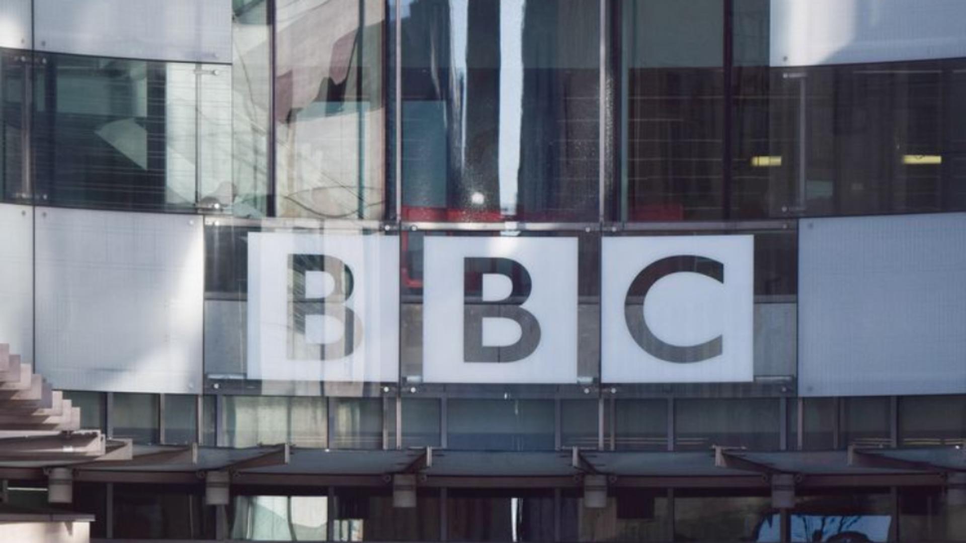 Postul BBC îşi reia transmisiile din Rusia în limba engleză