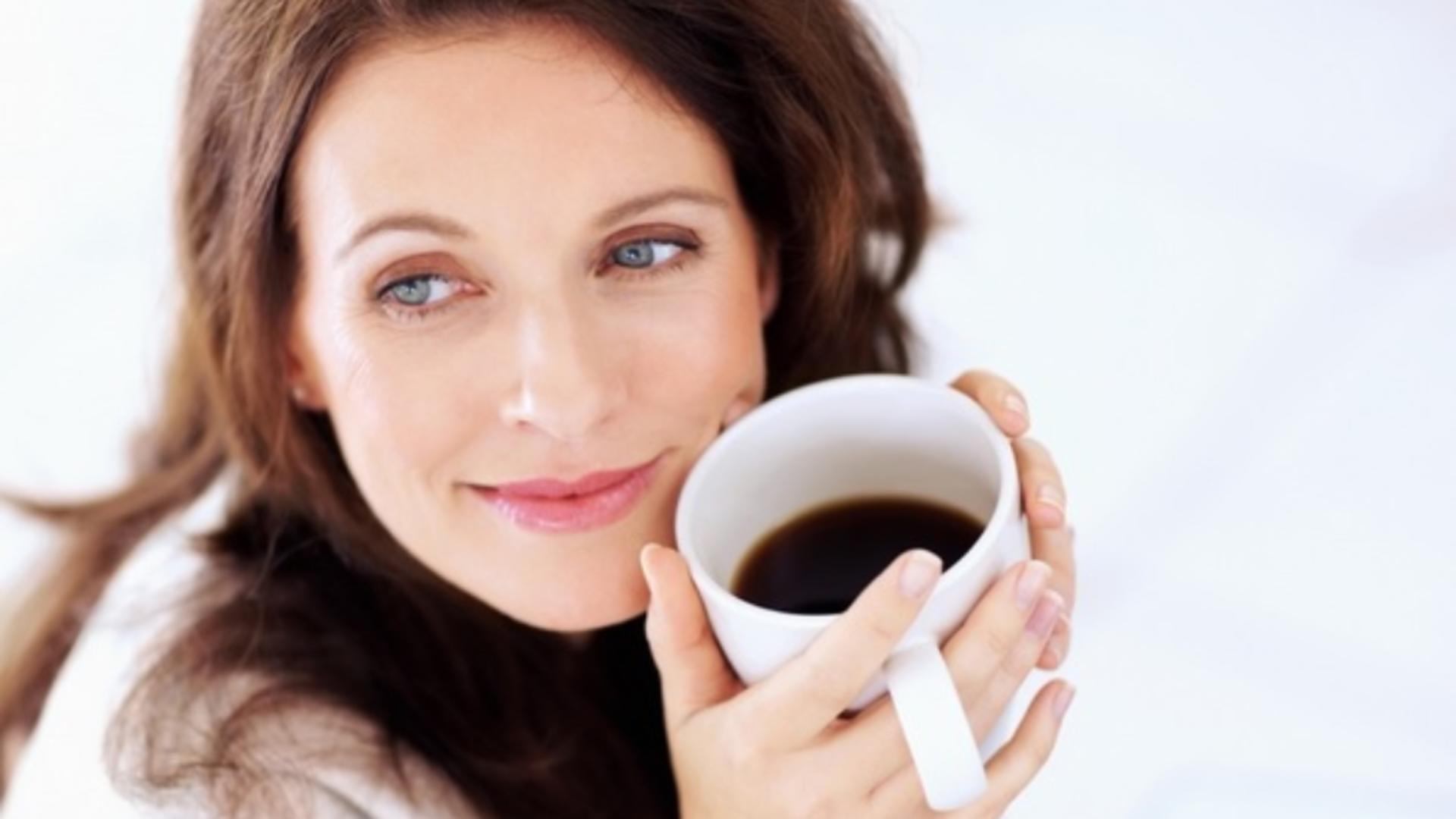 Ce se întâmplă dacă bei cafeaua înainte de micul dejun?