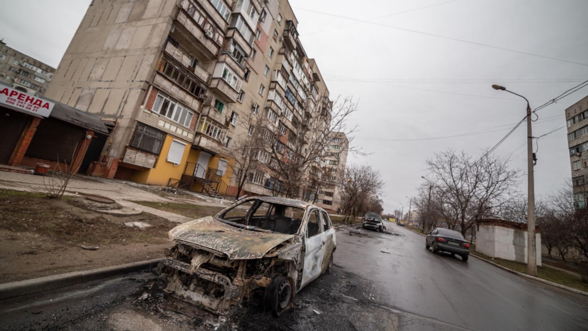 Mariupol, un oraș izolat de restul Ucrainei. Nici ajutoarele umanitare nu mai ajung. Foto/Profimedia