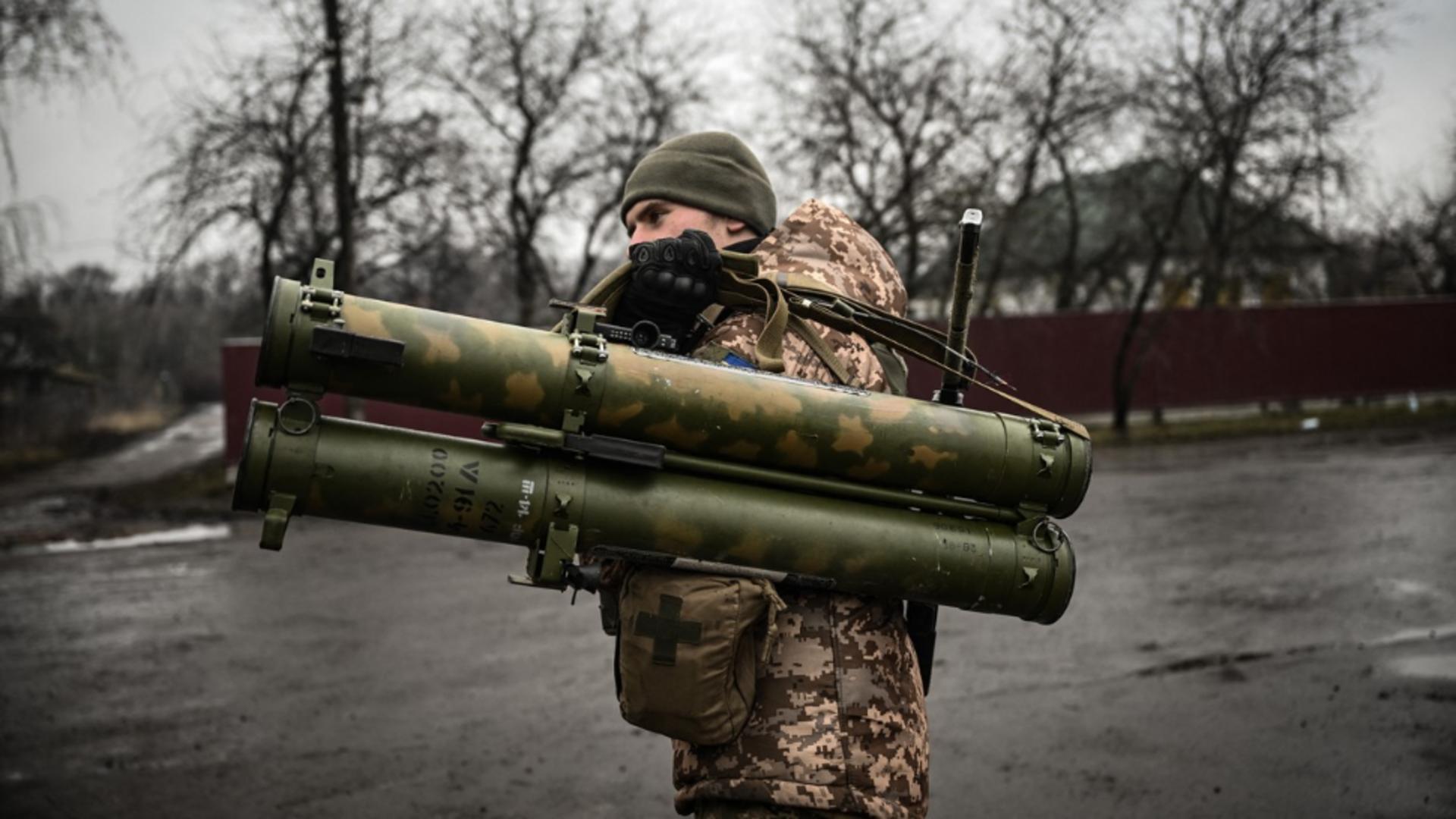 Soldat înarmat Ucraina / Foto: Profi Media