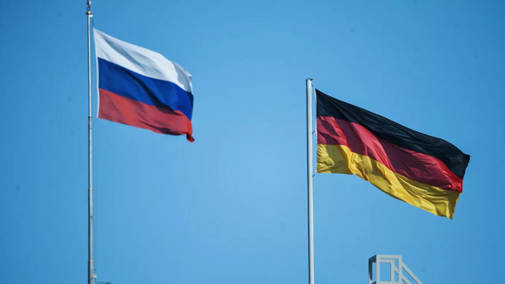 Steagurile Rusiei și Germaniei