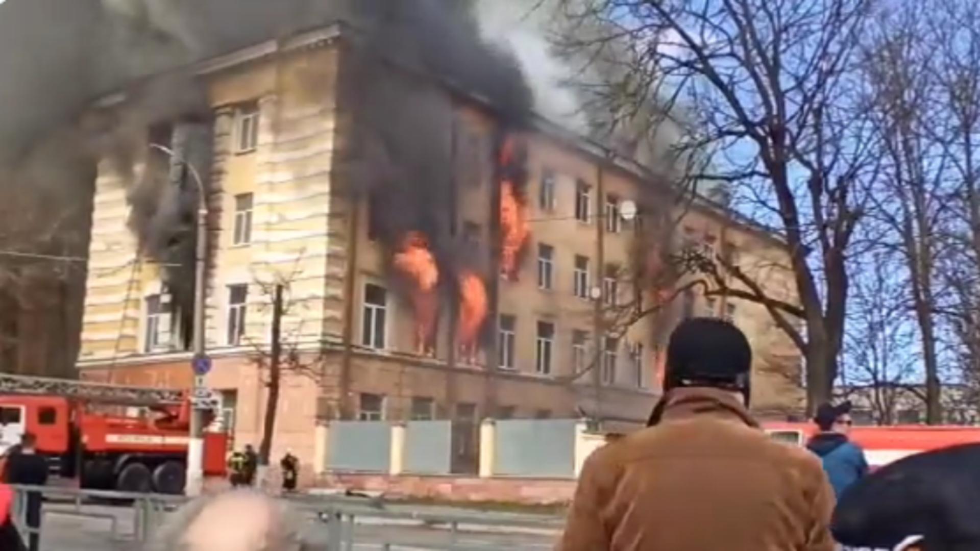 Incendiu institut Rusia/ Captură foto Twitter Novaya Gazeta. Europe