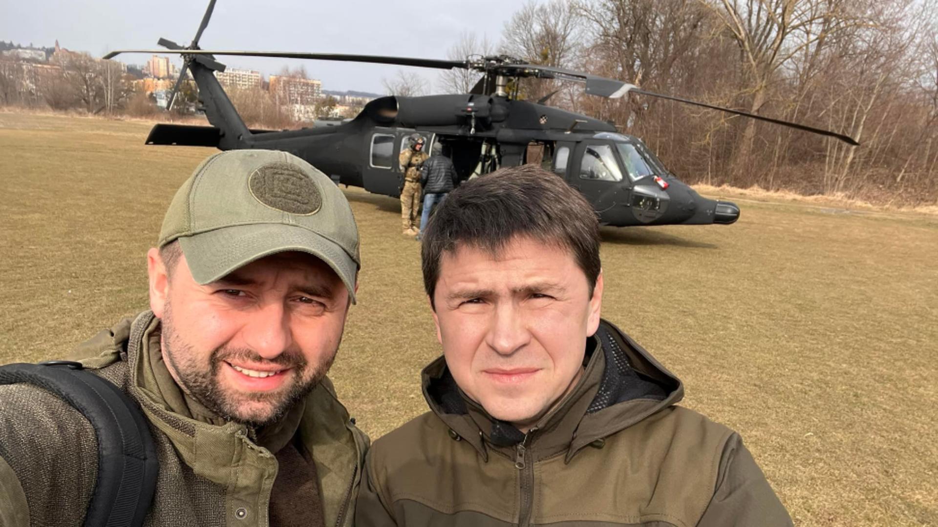 David Arakhamia (stânga) și Mihailo Podoliak (dreapta) / Twitter