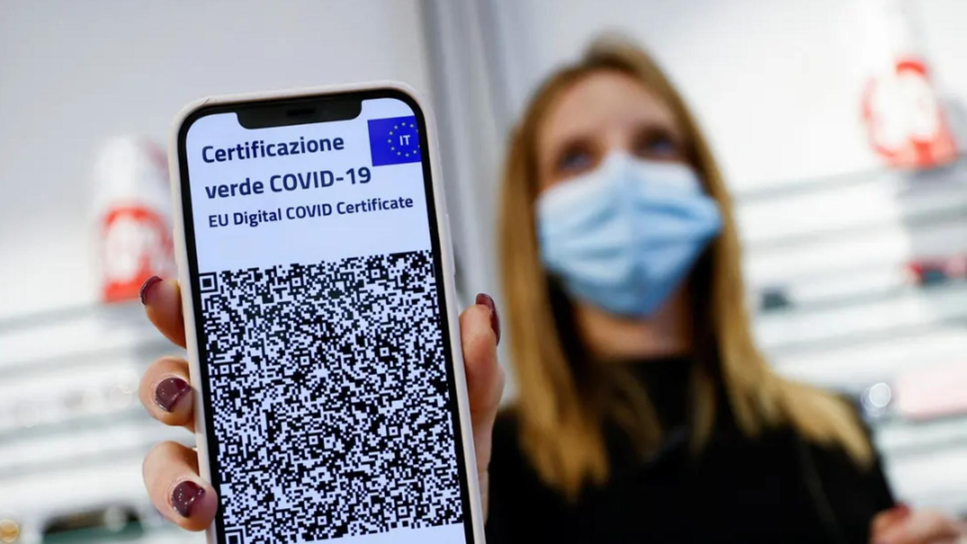 Italia renunță la certificatul COVID-19 de la 1 mai - Unde rămâne obligatorie masca de protecție