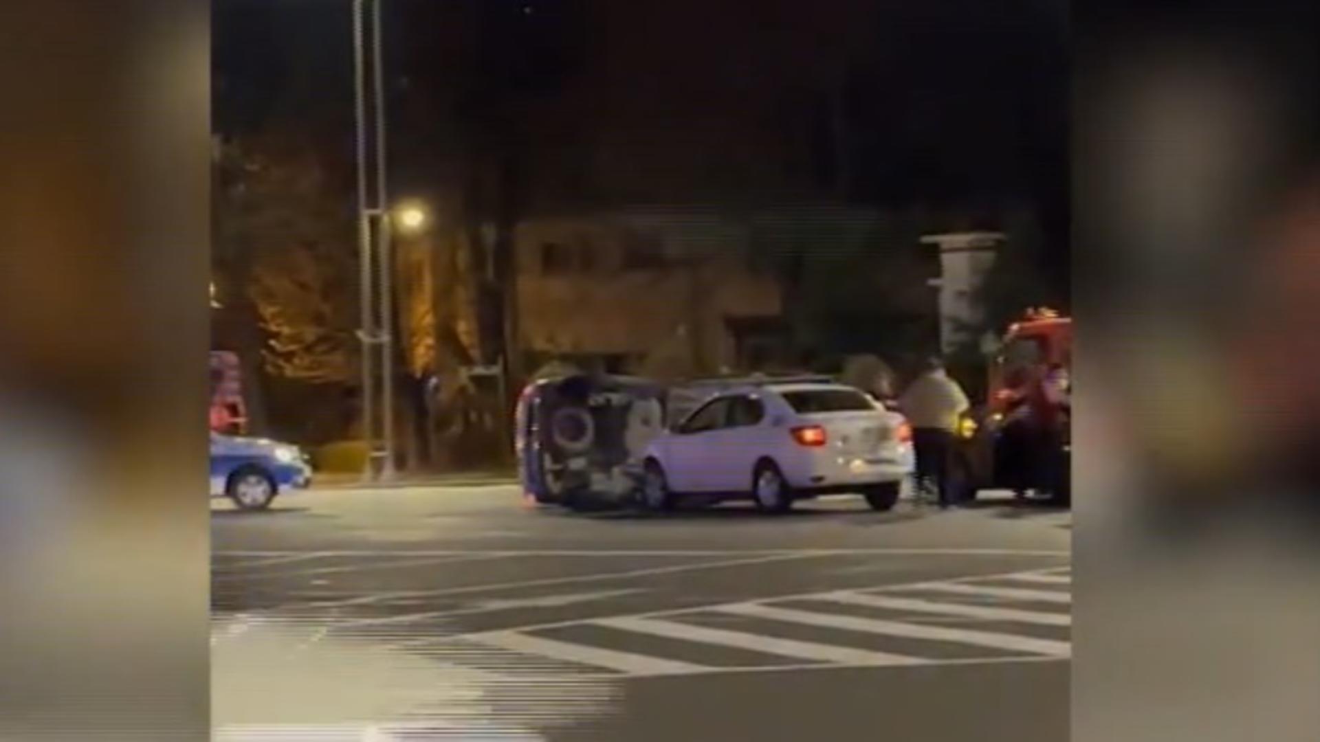 Accident grav, în zona Arcului de Triumf, din Capitală: mașină răsturnată