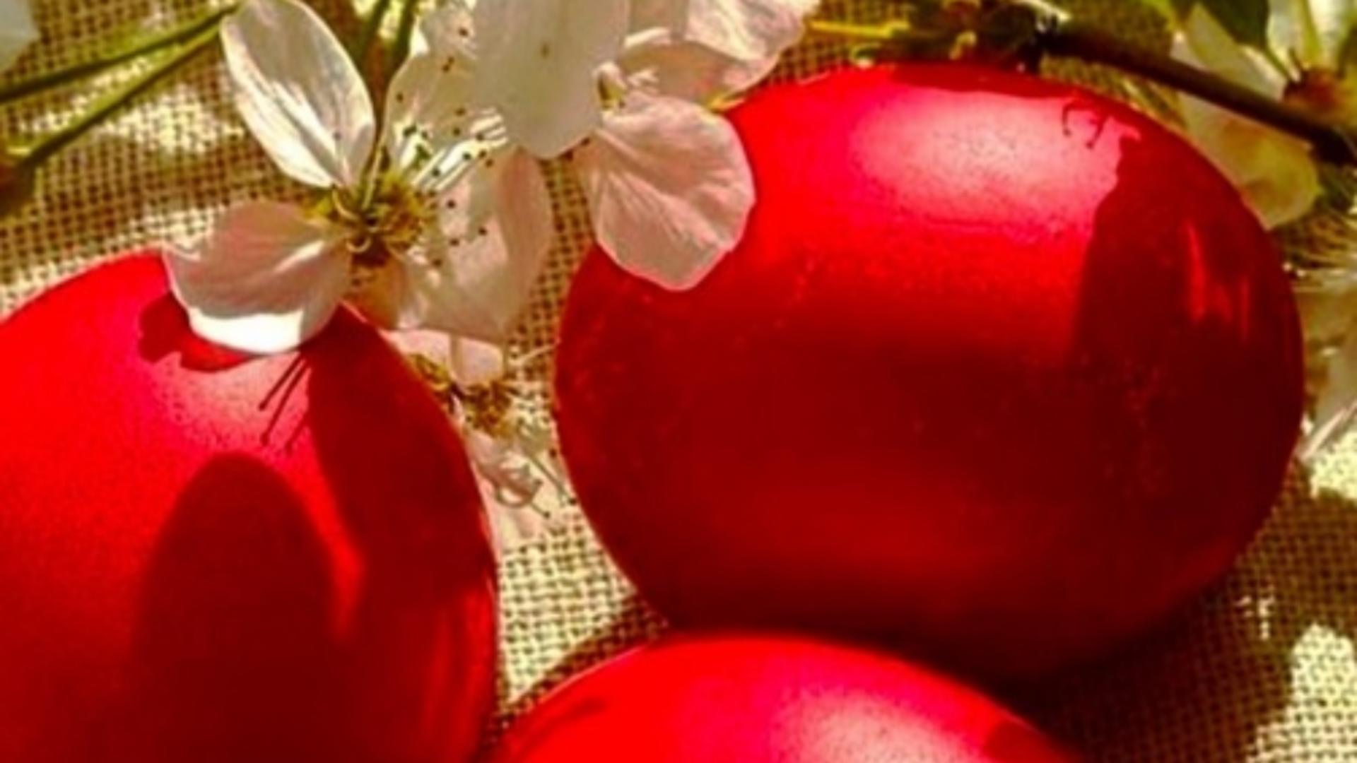 Ouăle roşii de Paște – cât timp putem să le mâncăm fără probleme