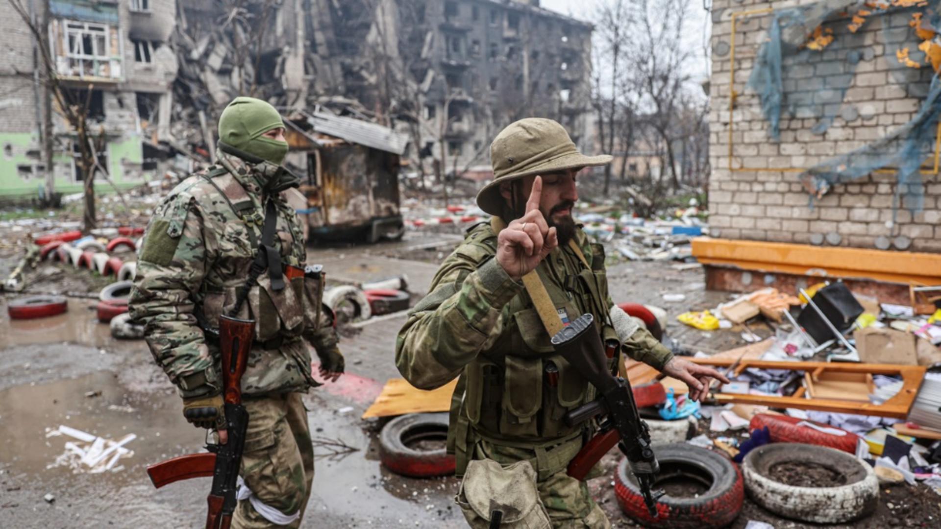 Război Ucraina-Rusia - Soldați ruși în Mariupol Foto: Profi Media