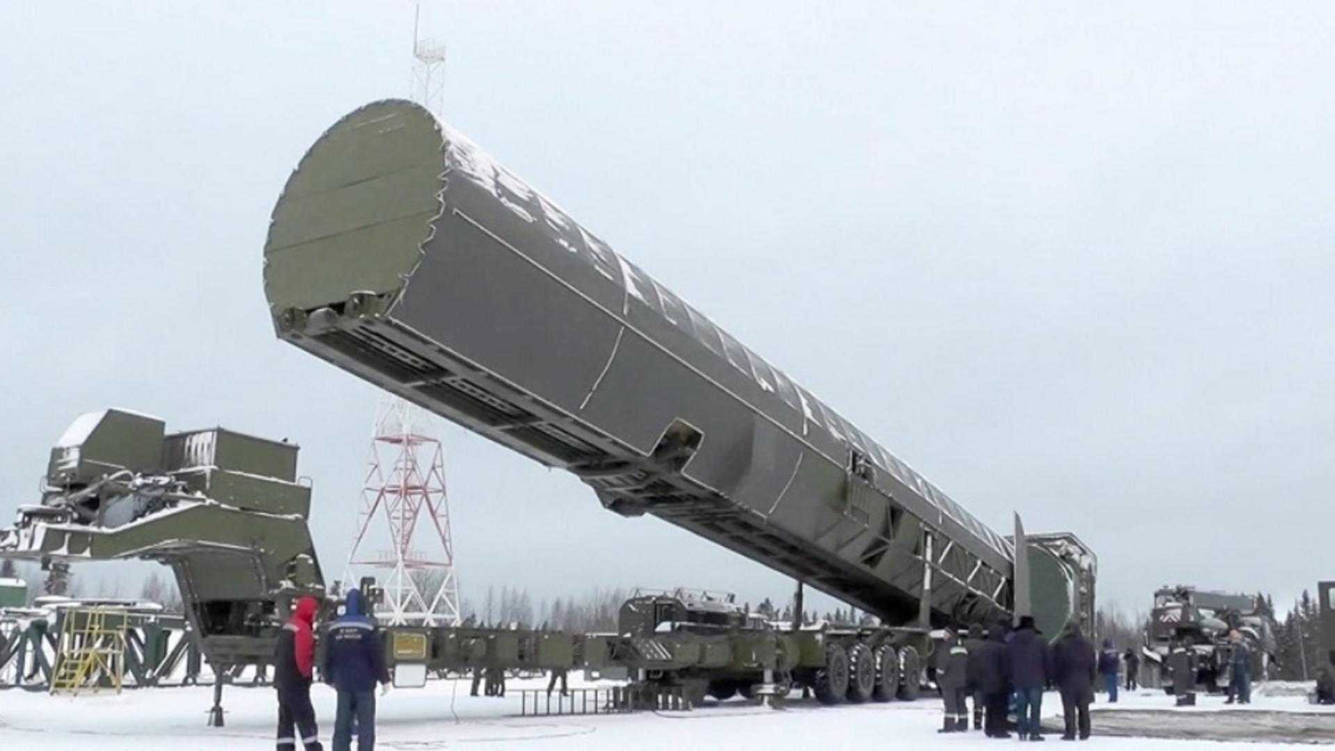 Putin anunță testarea cu succes a rachetei balistice Sarmat