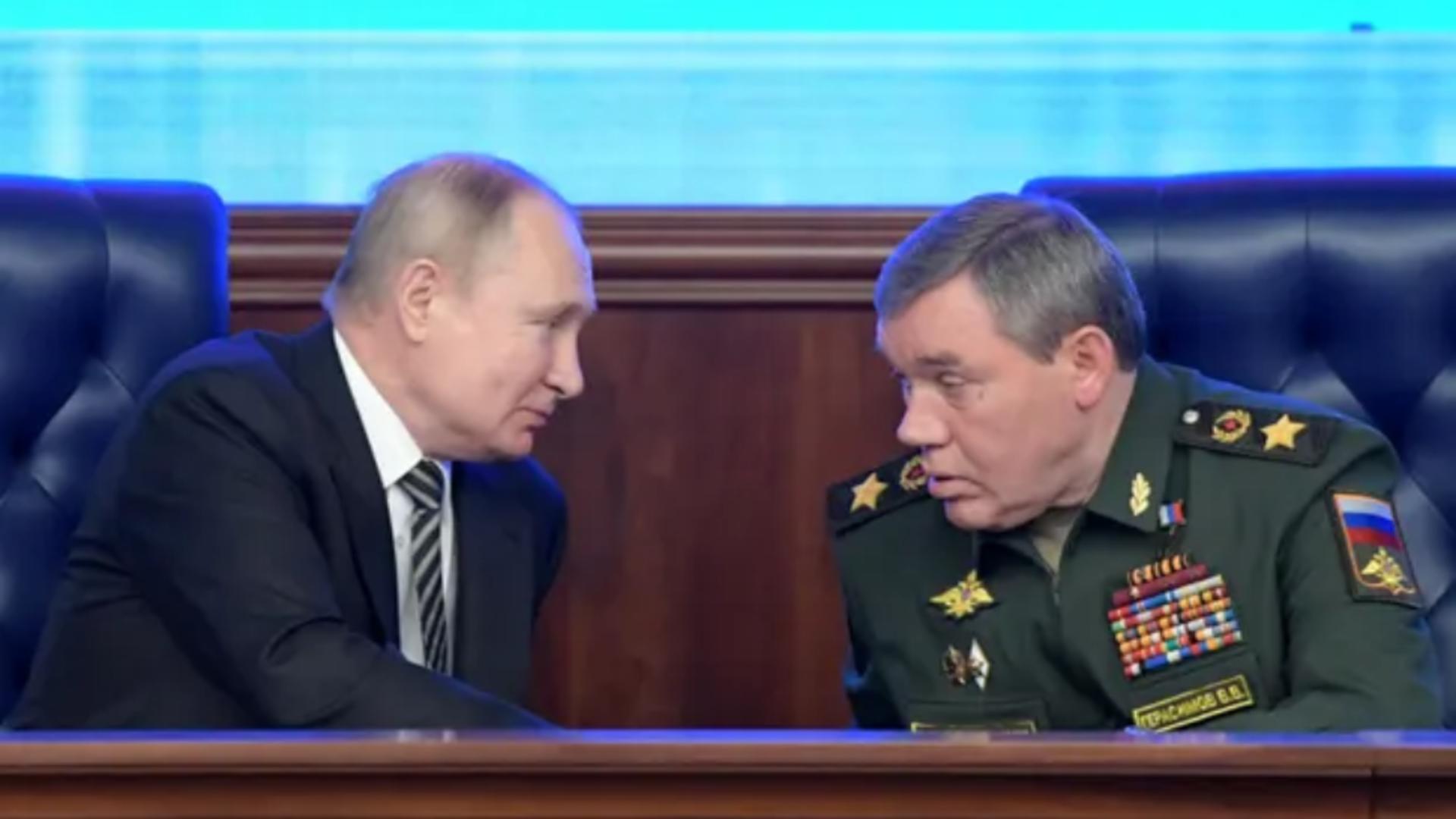 Vladimri Putin și Valery Gherasimov