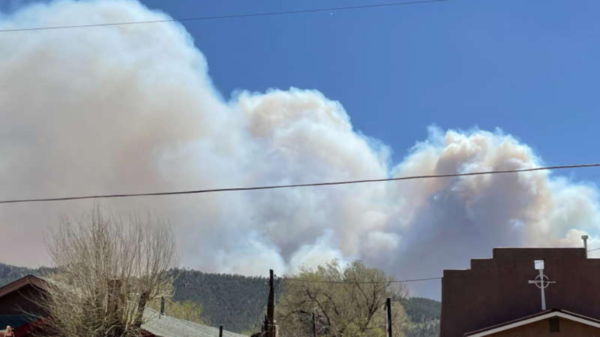 Incendiu de proporţii în New Mexico 