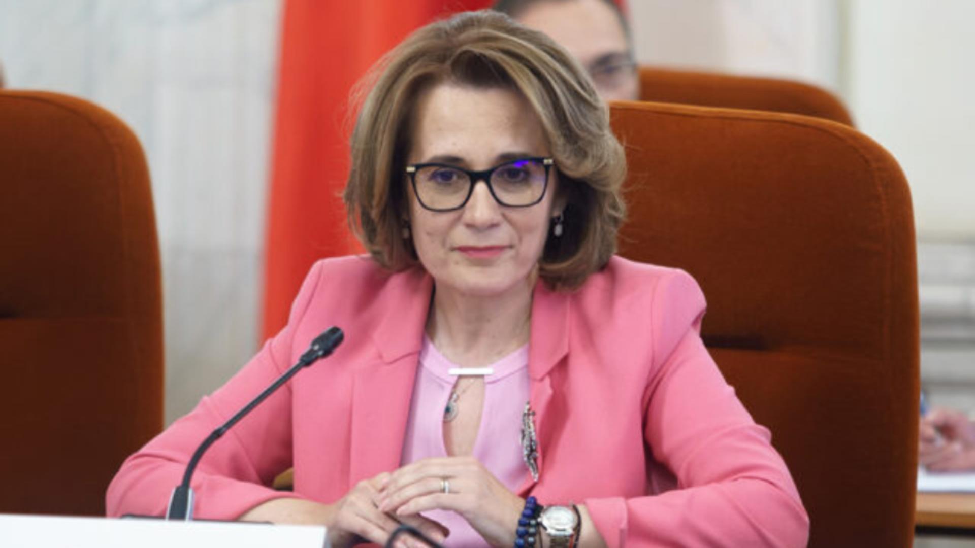 Senatorul PNL - Nicoleta Pauliuc