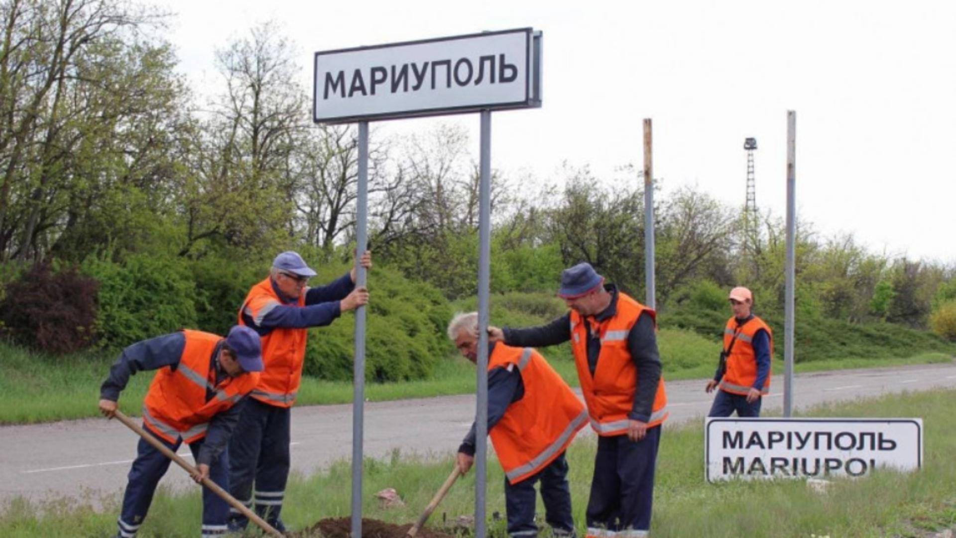 Rușii au înlocuit indicatorul de la intrarea în Mariupol cu unul doar în rusă