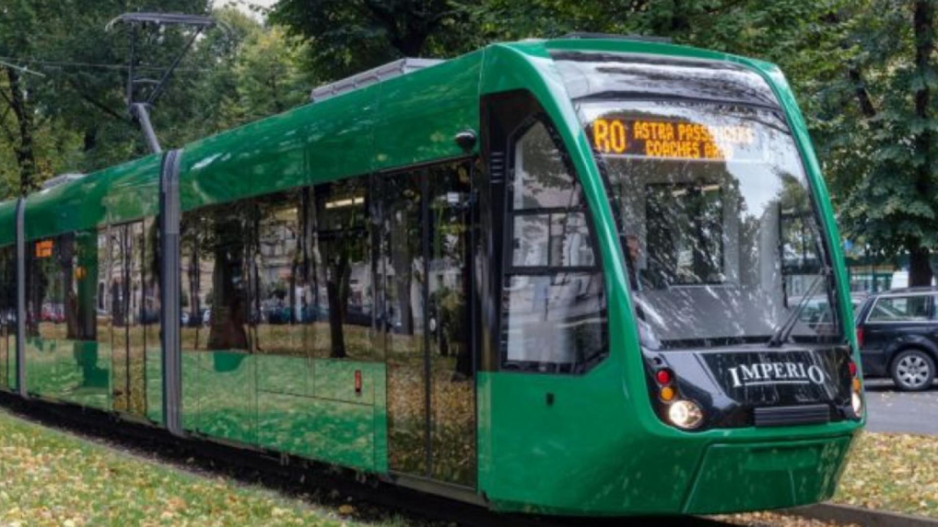 Primul tramvai modern de la Astra Arad, de marți, pe străzile Capitalei