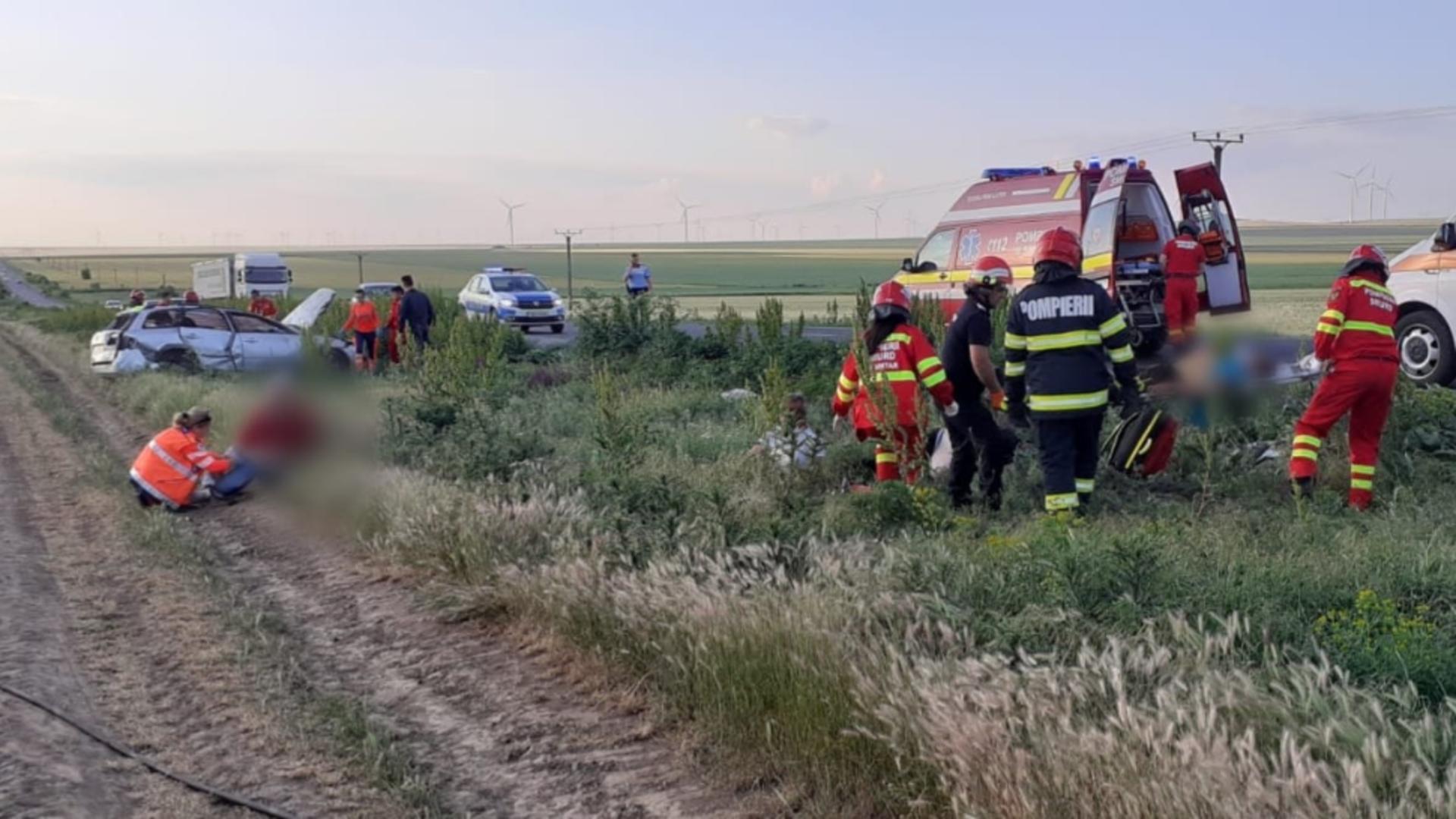 Accident rutier cu 5 victime în județul Constanța! O persoană a decedat, alte 4 sunt rănite. A intervenit elicopterul SMURD - FOTO