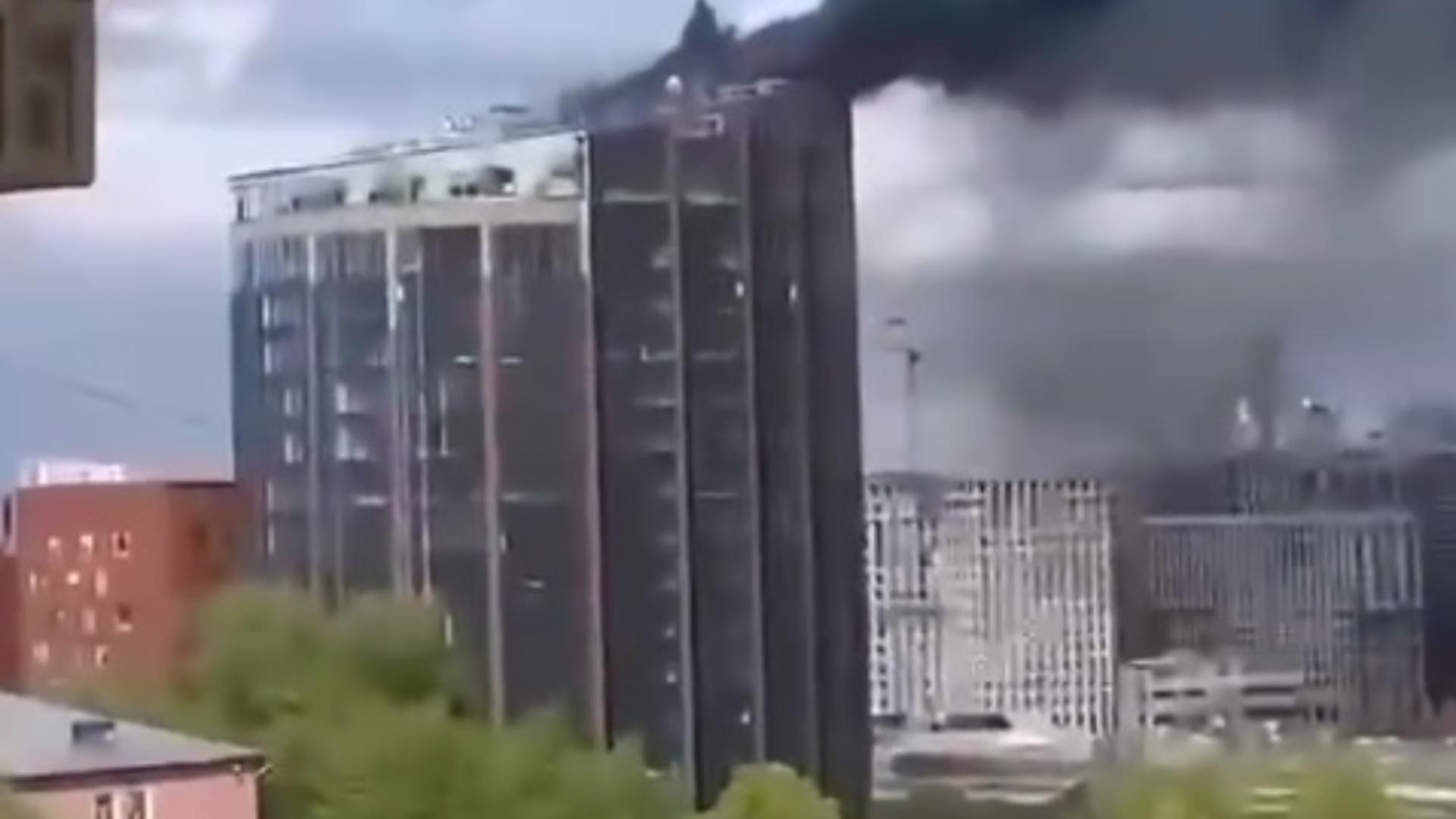 Incendiu masiv în capitala Rusiei! Un centru de afaceri din Moscova a luat FOC 