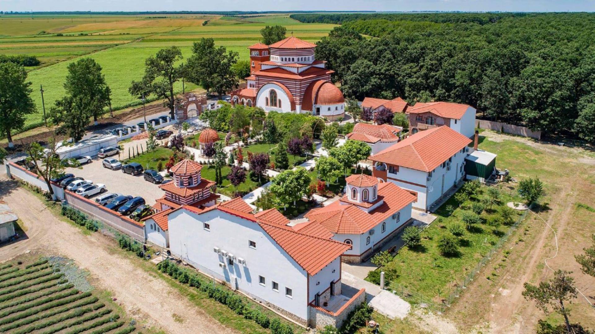 Mânăstirea Pantocrator din Drăgănești Vlașca. Foto/Mânăstire
