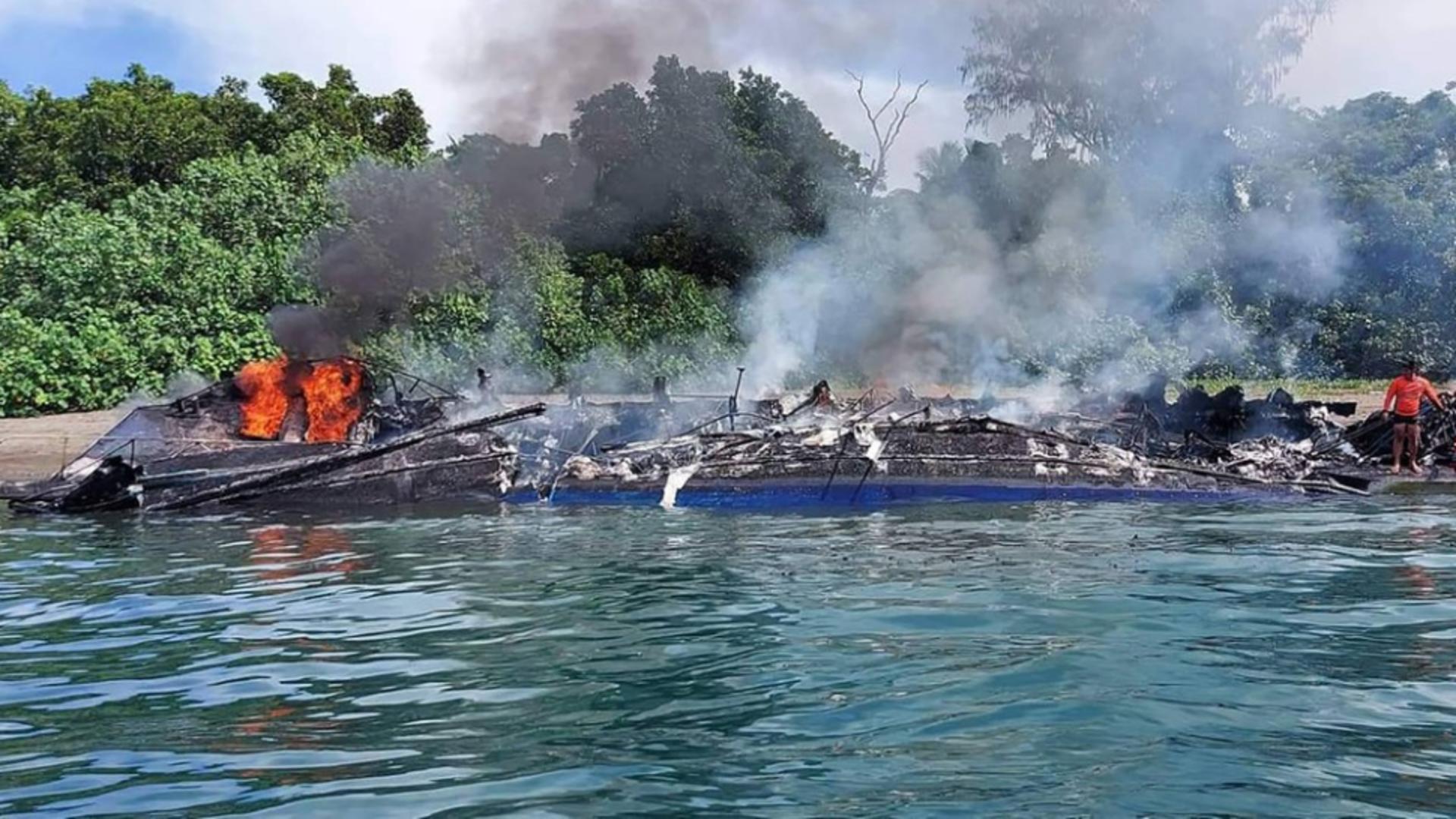 Incendiu pe un feribot din Filipine / Foto: Profi Media - AFP PHOTO / PHILIPPINE COASTGUARD