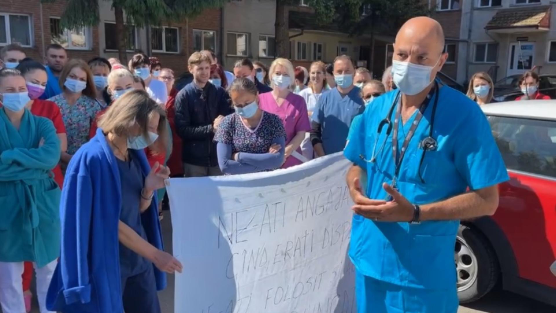 Medicii amenință cu PROTESTE