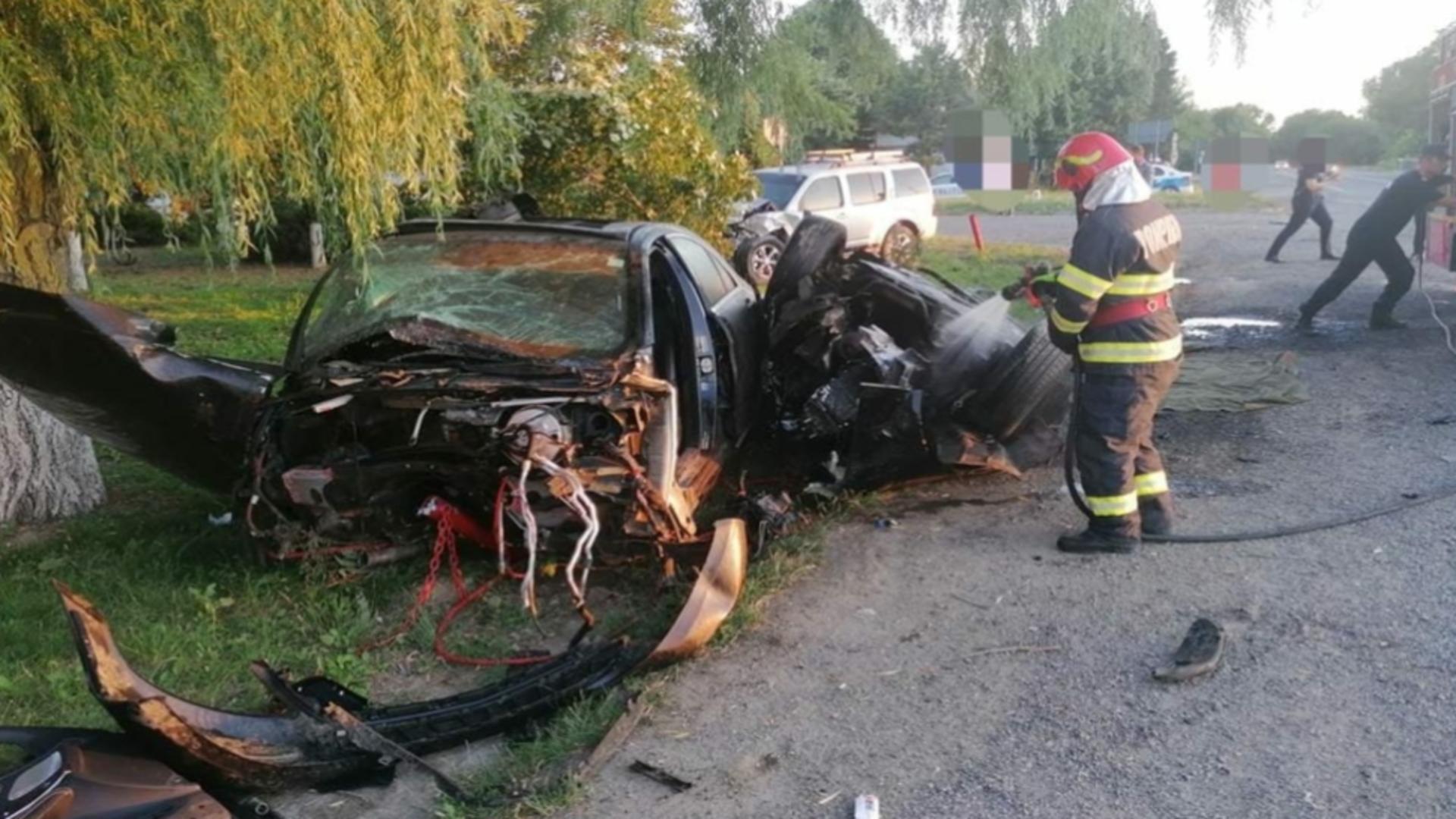 Accident înfiorător cu 2 autoturisme, în Ialomița - O persoană A MURIT și alta a ajuns la spital în stare gravă