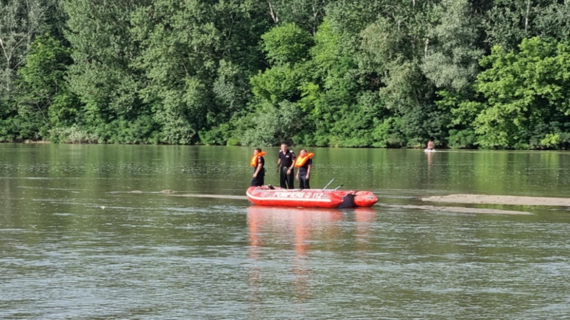 Căutări bărbat dispărut lac Arad