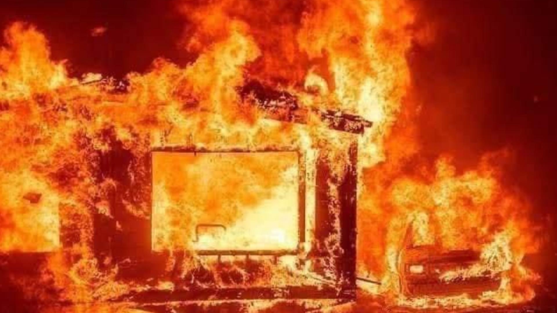 DRAMĂ cumplită după un incendiu devastator într-un depozit de containere Foto: Twitter.com