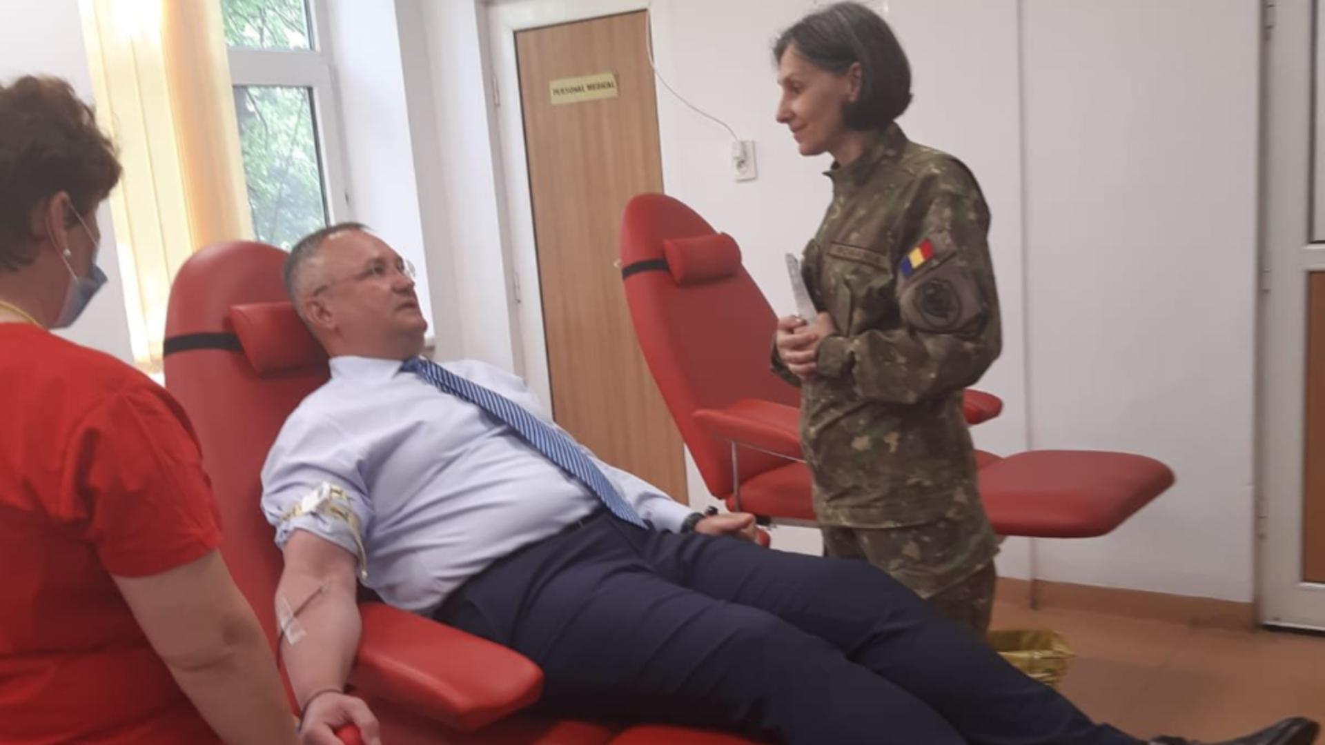 Nicolae Ciucă a donat sânge