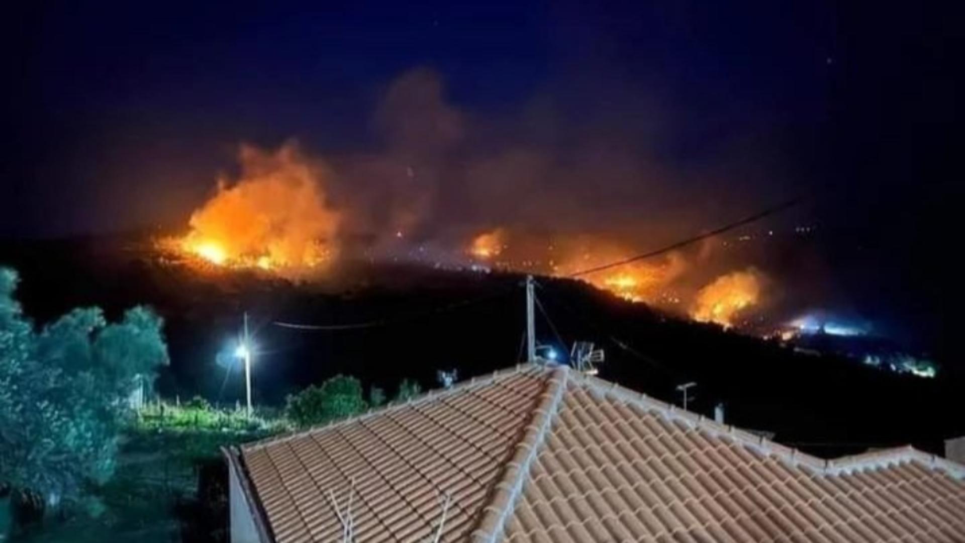 Incendiu in Insula Evia (foto: greekcitytimes.com)