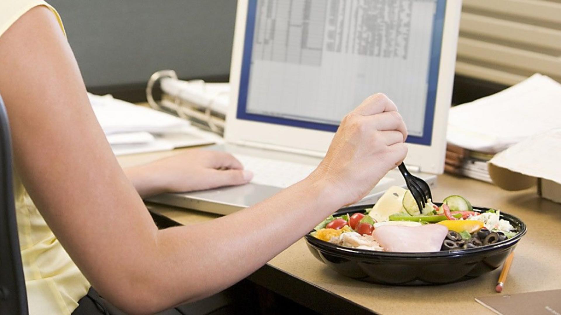 Medic nutriționist: „Teoria cu cele 3 mese pe zi a venit la pachet cu obezitatea”