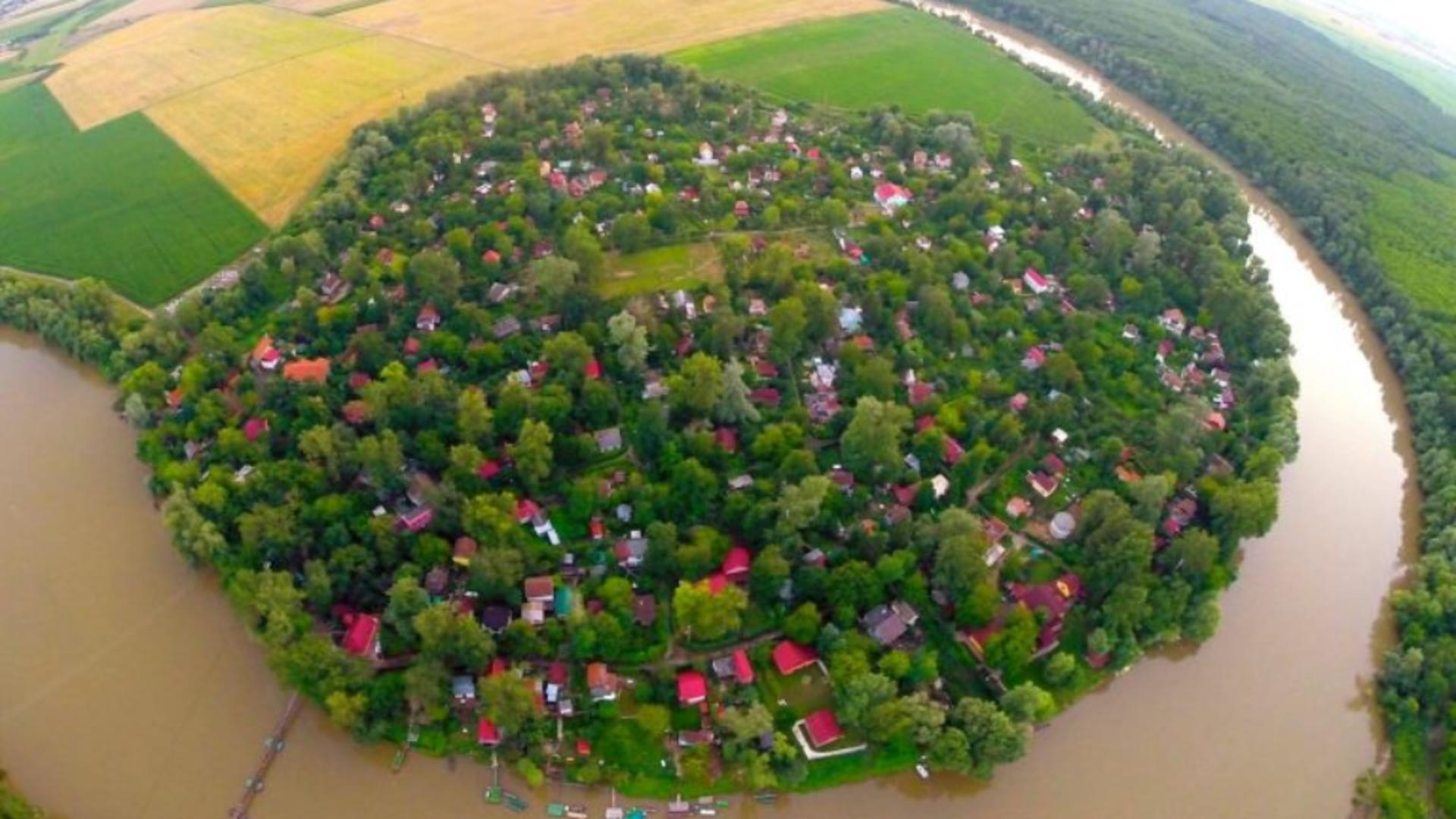 3 Insule, vedere aeriană (FB)