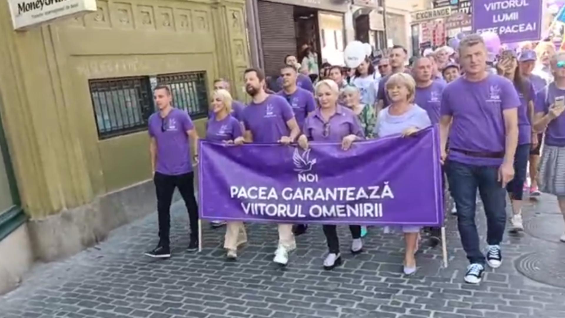 Marș al reprezentanților partidului NOI, la Brașov / Captură video
