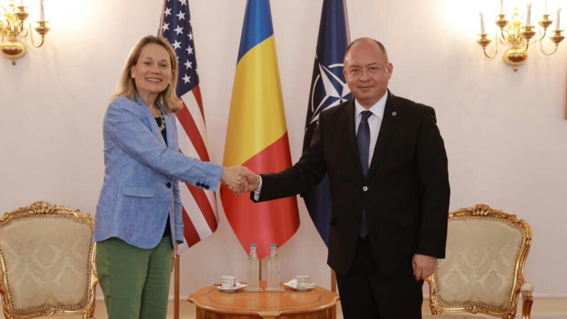 Aurescu, discuții cu reprezentantul permanent al SUA la NATO: evoluţiile şi perspectivele războiului din Ucraina