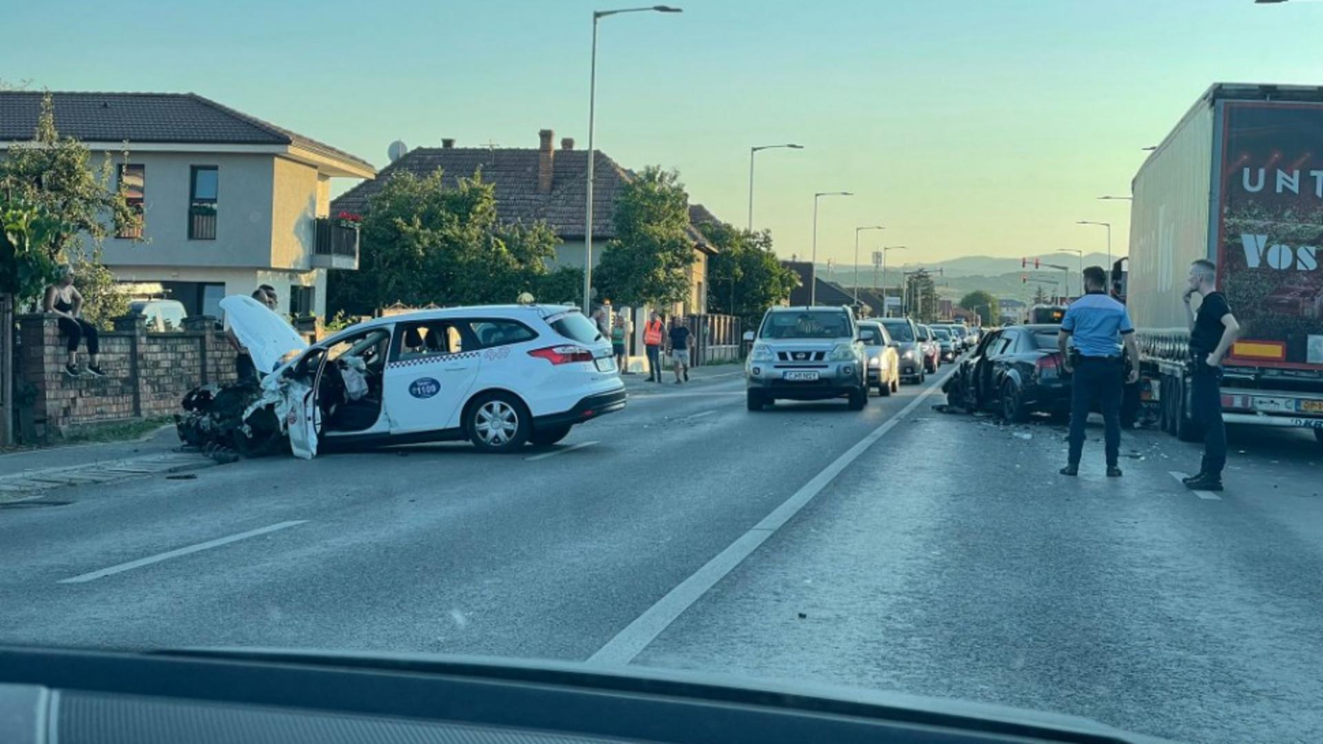 6 mașini implicate într-un accident în lanț, la Florești. Foto.ISU