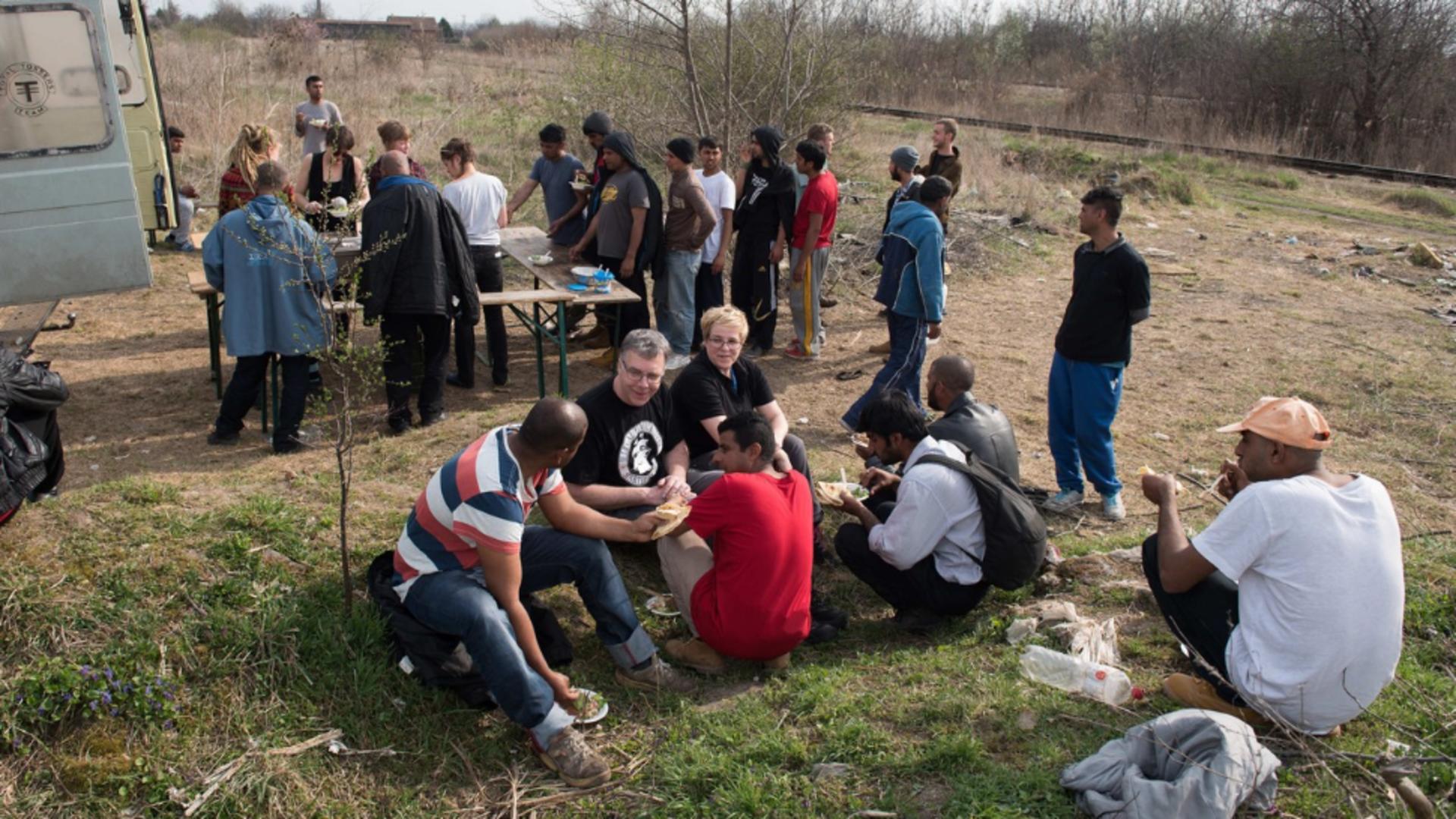 Grup de migranți în Serbia. Foto/Profimedia
