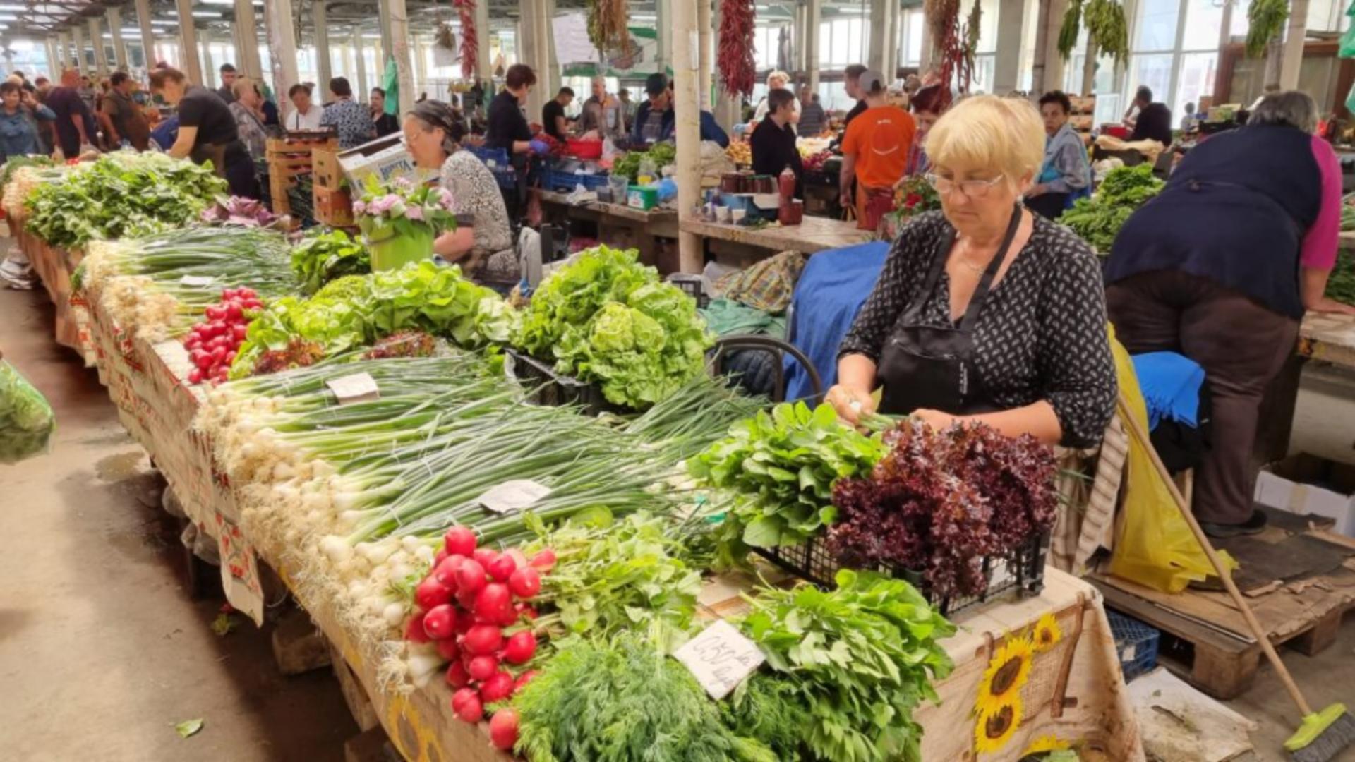 România importă masiv legume. Tarabele din piețe sunt pline cu ceapă, usturoi, roșii și cartofi de la străini