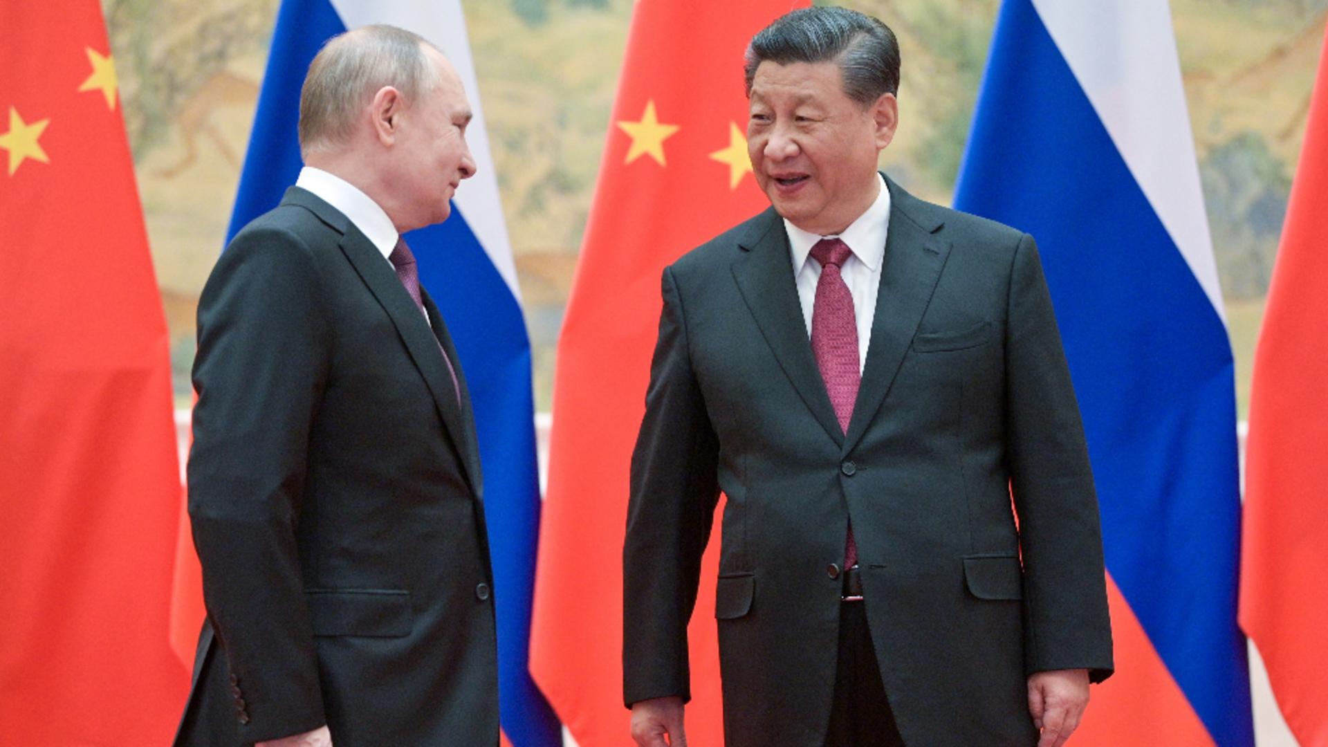 Putin tot caută banii chinezilor, ca sa acopere gaura lăsată de europeni. Foto/Profimedia